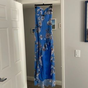 Eden Gown in Blue Floral (M). Worn once/drycleaned
